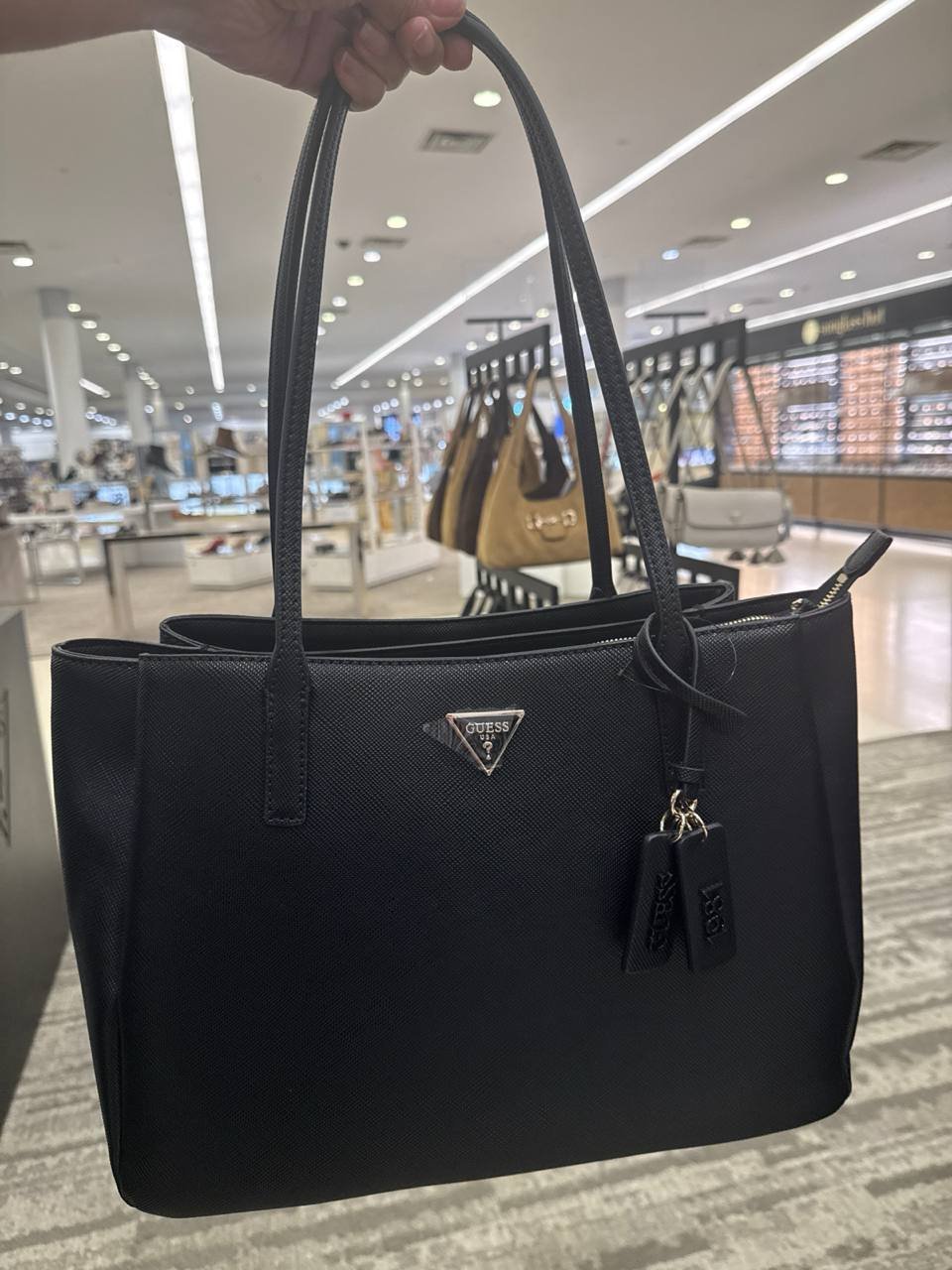 GUESS  Grande