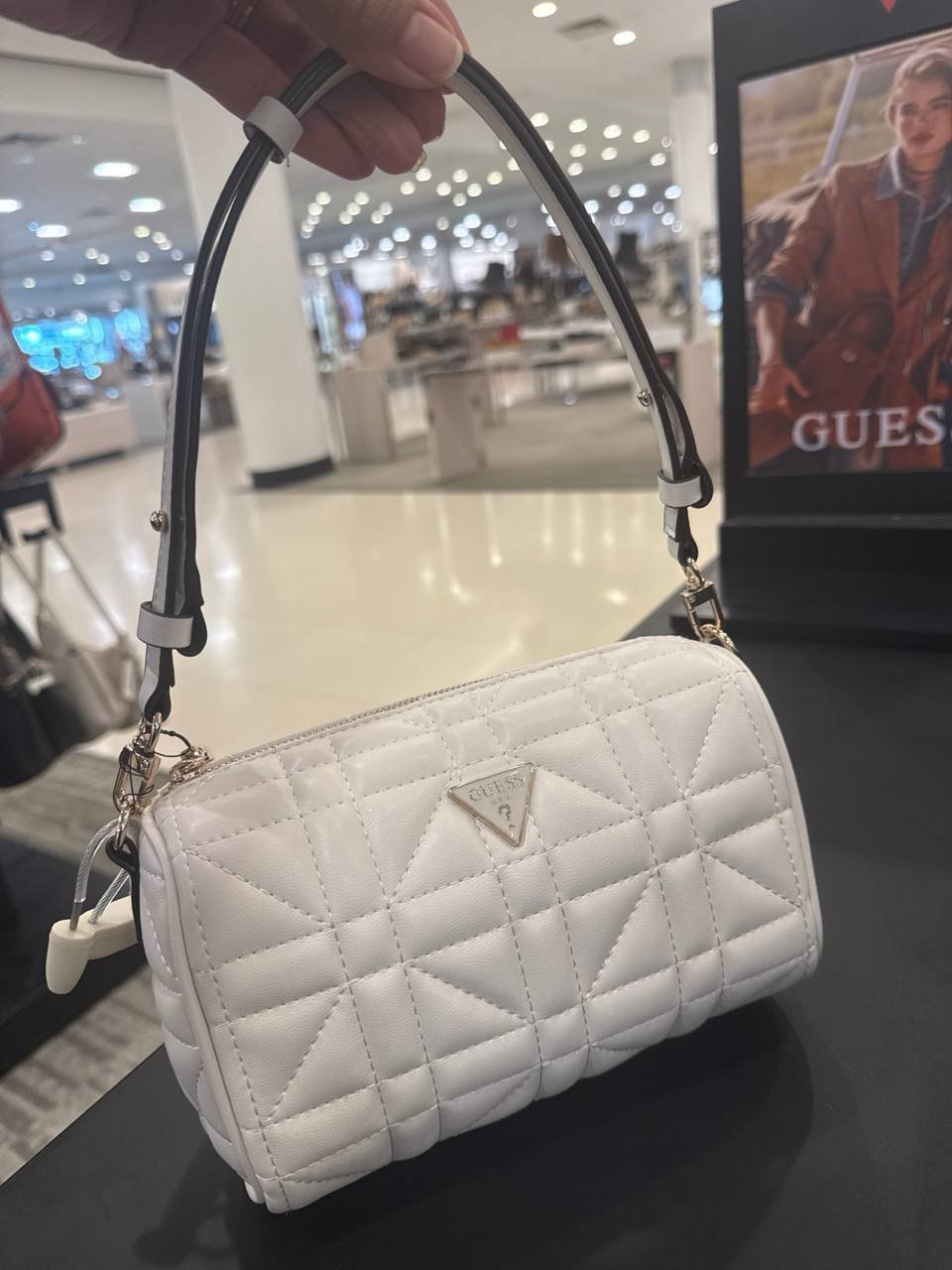 GUESS  Small