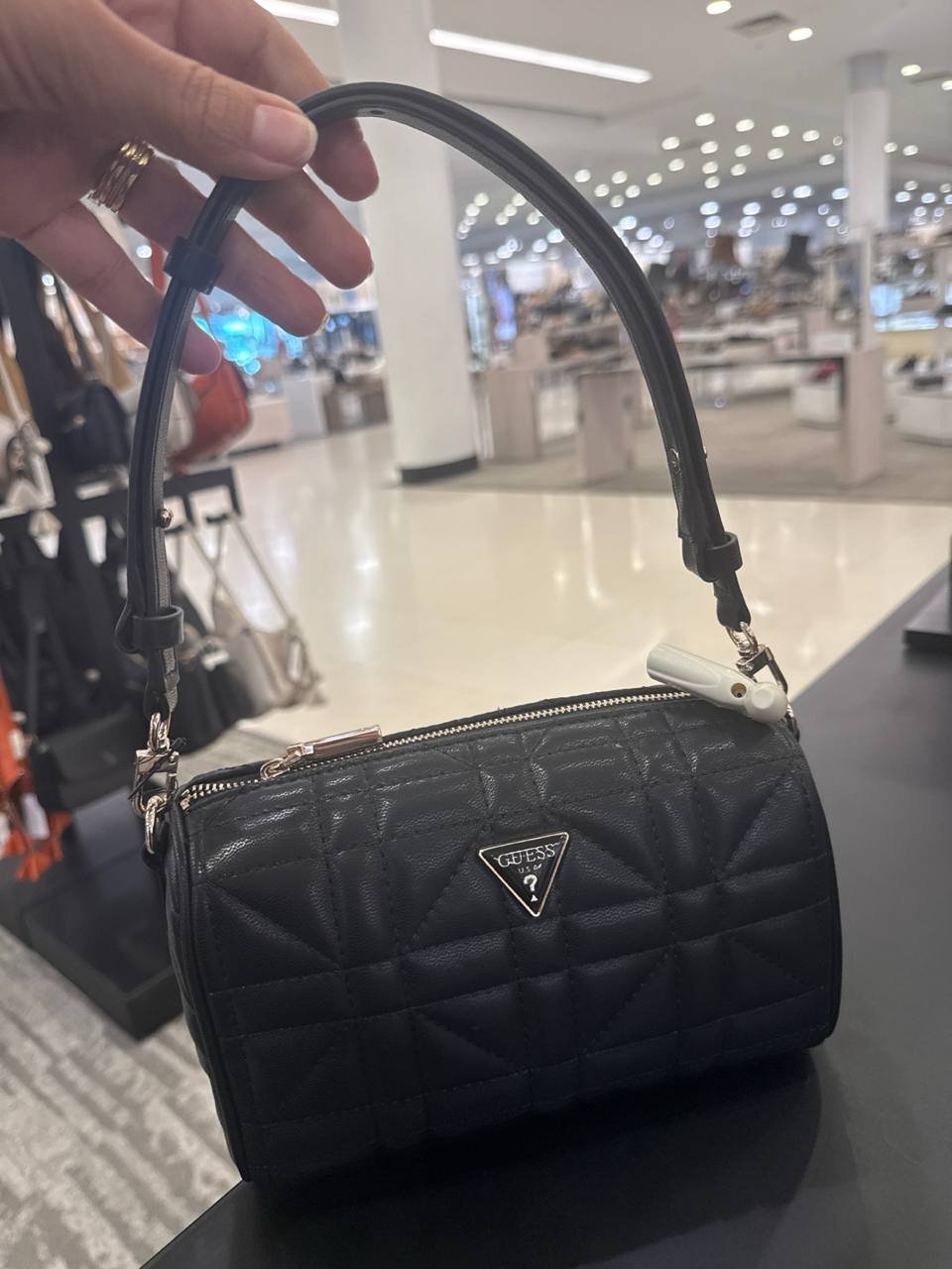 GUESS  Small