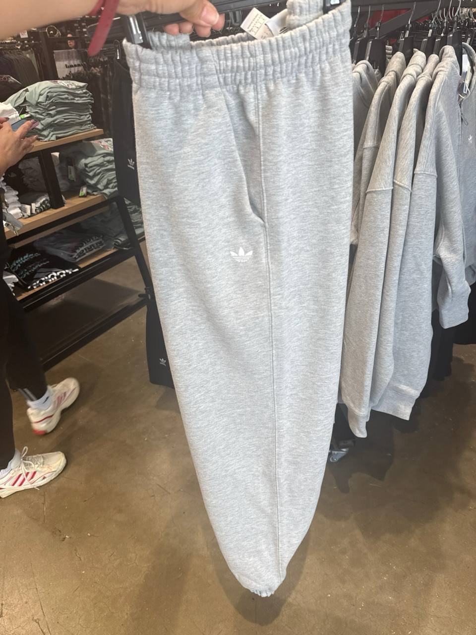 calça   moletom  com fleece  e elástico na barra