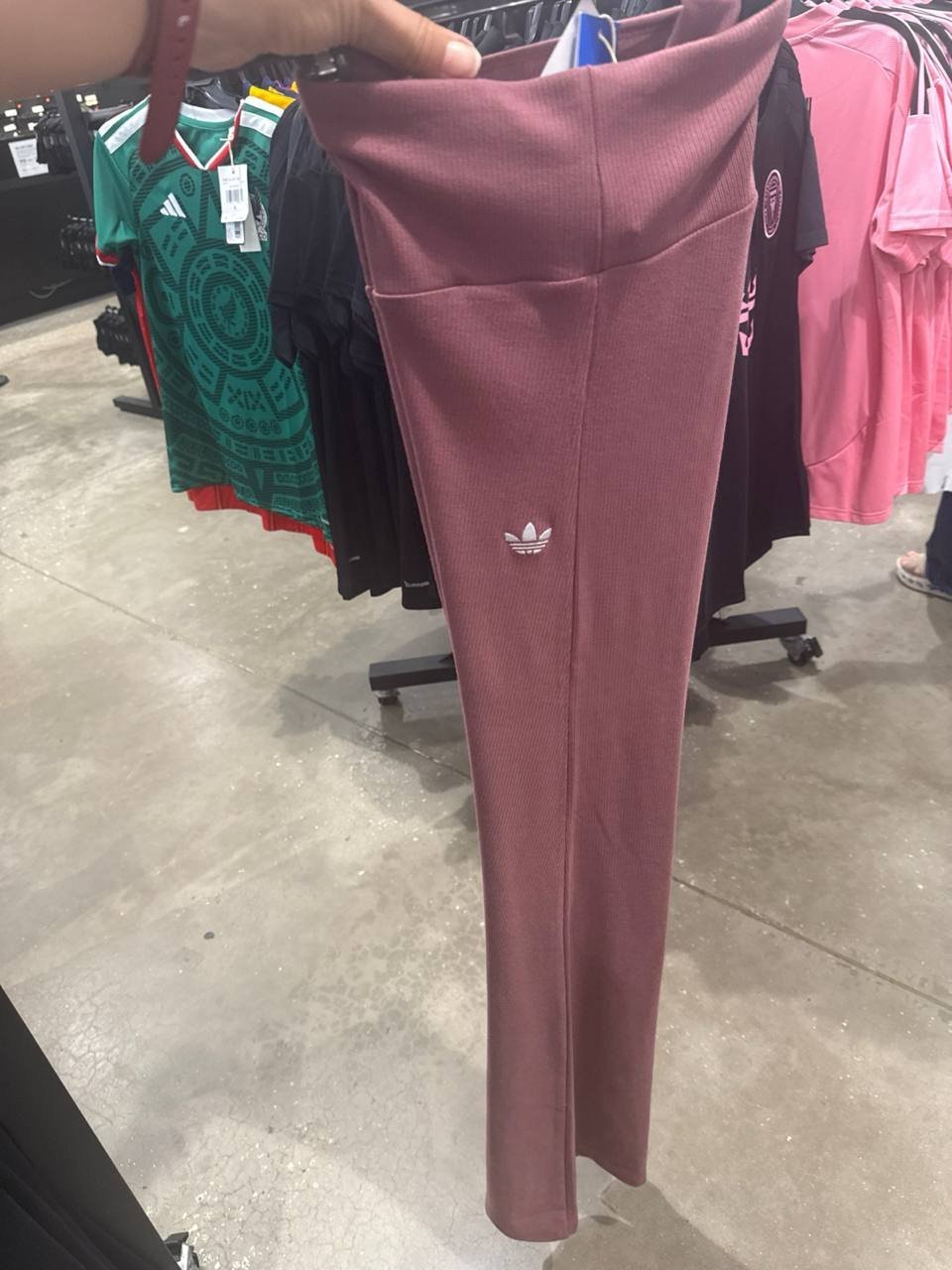 calça malha canelada
