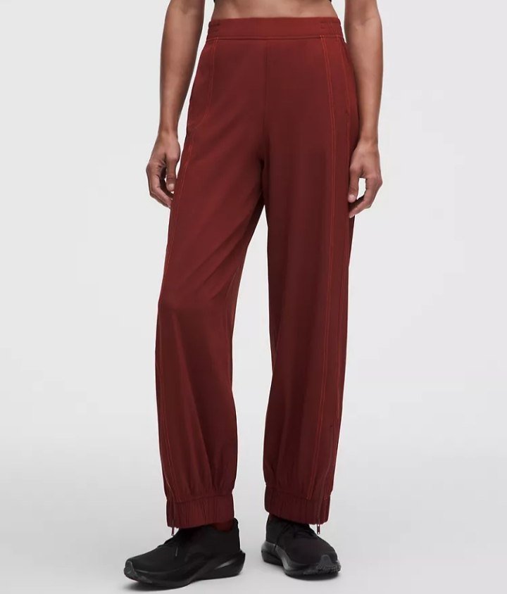 Define High-Rise Swift Jogger Regular
