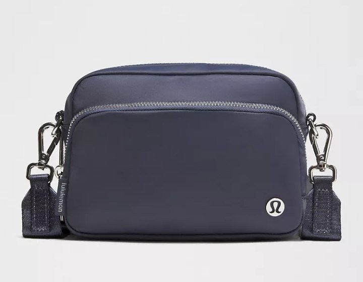 Everywhere Crossbody Bag 2L Metal Hardware