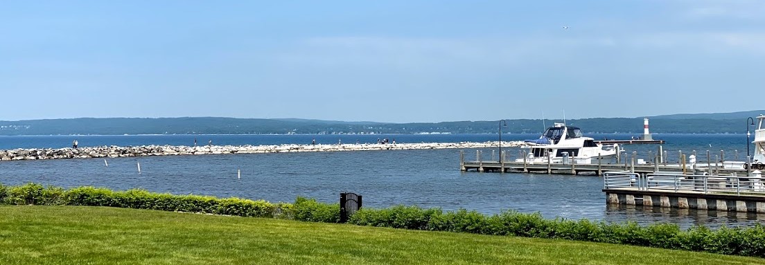 LUNCH BY THE BAY Image