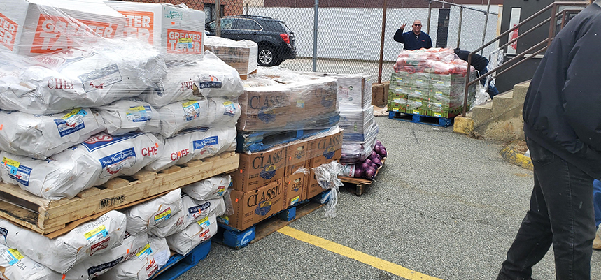 Mohegan Sun, Mitchell College donate food to New London Salvation Army