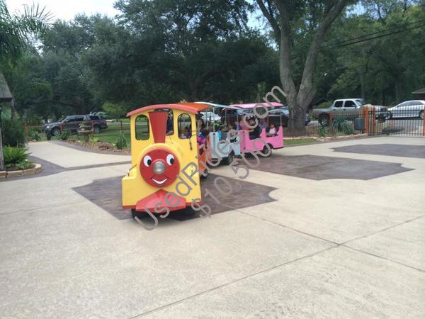 Trackless train 1