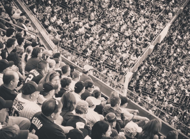 crowd_yankeestadium2012_blotto_1010087.jpg crowd_yankeestadium2012_blotto_1010087.jpg