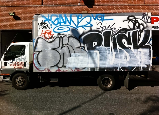 grafitti_bkoct2011_blotto_1262_1.jpg