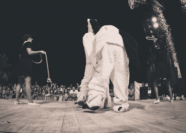 horsesantigold_santropezjuly2012_blotto_4227.jpg horsesantigold_santropezjuly2012_blotto_4227.jpg