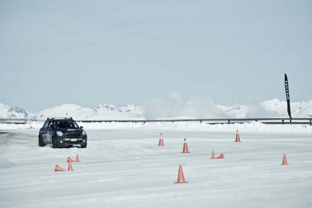 rallycar_highfives2012_blotto_6647.jpg
