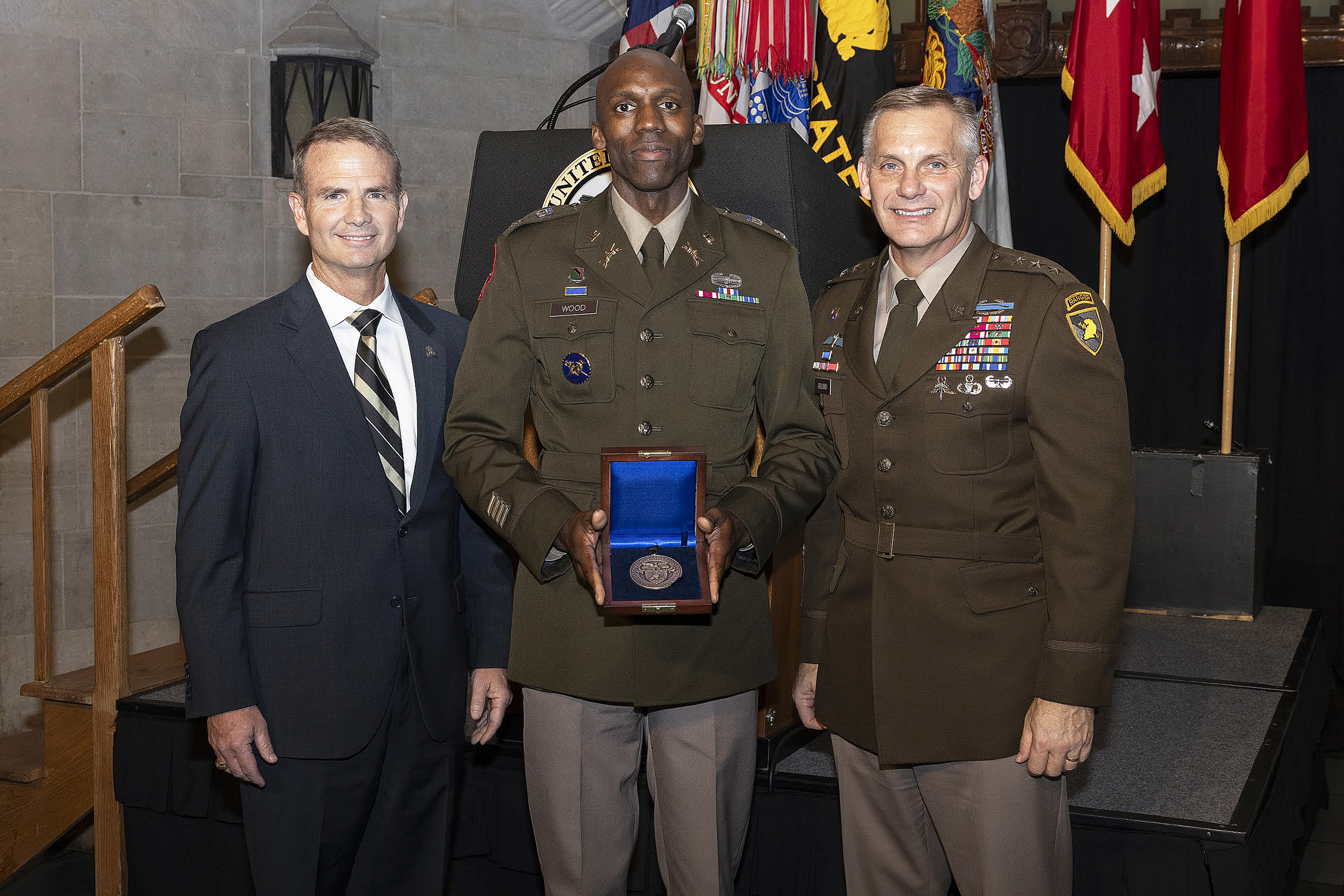 The U.S. Military Academy and the West Point Association of Graduates hosted the 18th annual Alexander R. Nininger Award for Valor at Arms Oct. 26 at the Cadet Mess Hall.  WPAOG recognized Lt. Col. McKinley C. Wood, 2001 USMA graduate, for his personal bravery and leadership, regarding him as a representative of all West Point-commissioned officers who have heroically led Soldiers in combat.  The Nininger Award is named in honor of 2nd Lt. Nininger, USMA 1941 graduate, who was posthumously awarded the Medal