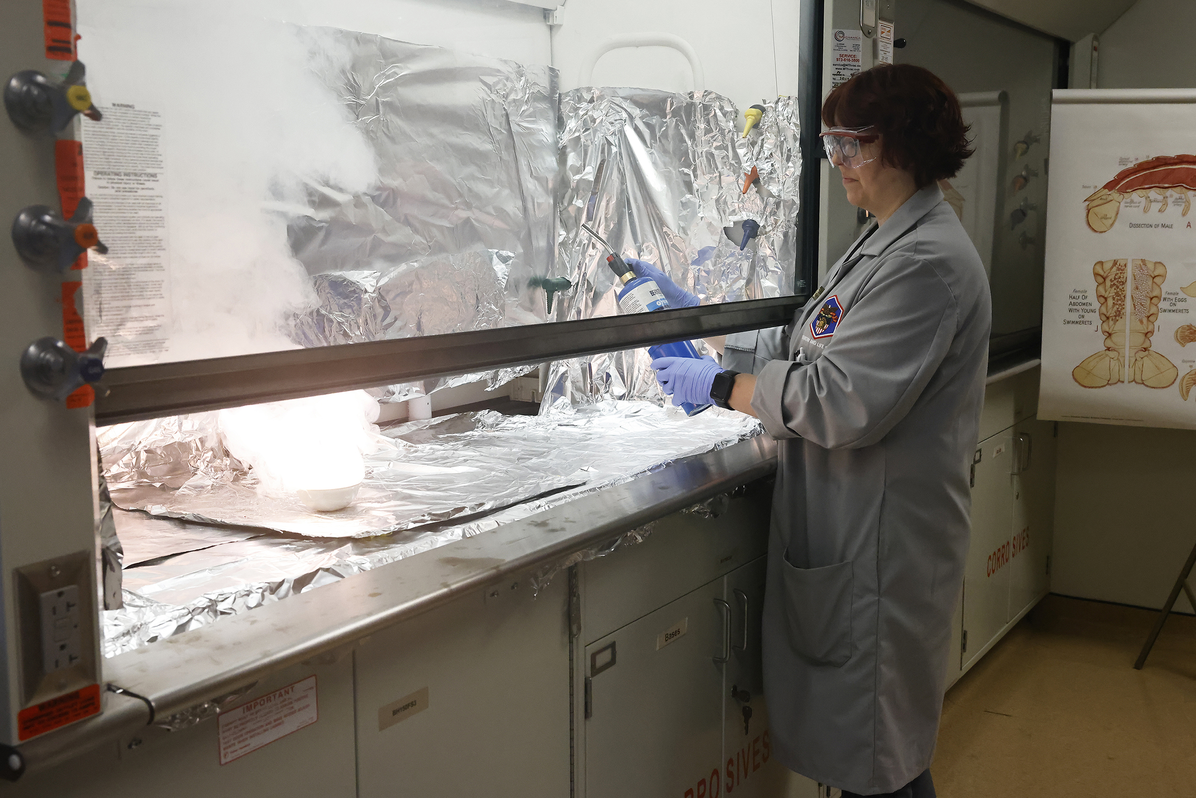 Approximately 50 fifth graders from the West Point Elementary School took a field trip to Bartlett Hall May 29 to experience a science adventure with professors and instructors from the Chemistry and Life Sciences (CLS) and Physics and Nuclear Engineering (PANE) Departments.  (Photo by Eric S. Bartelt/USMA PAO)