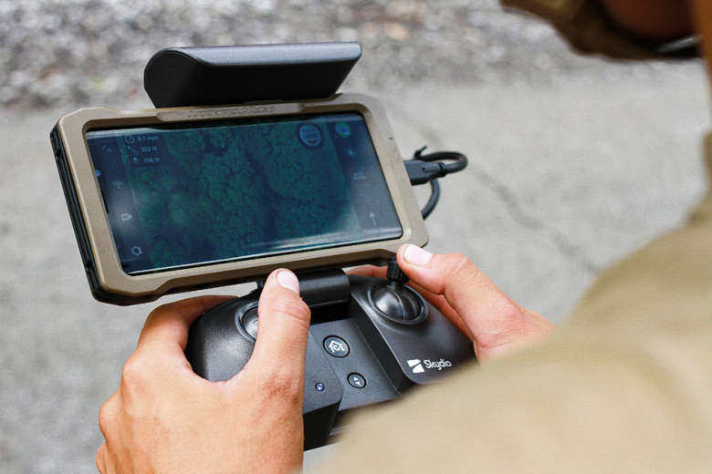 Class of 2023 Cadet Kendall Mitchell (left) and Class of 2024 Cadet Nana Sarpong (right) collaborate during the event to detect enemy positions at Camp Shea during the CLDT drone training.  Photo by Jorge Garcia/PV