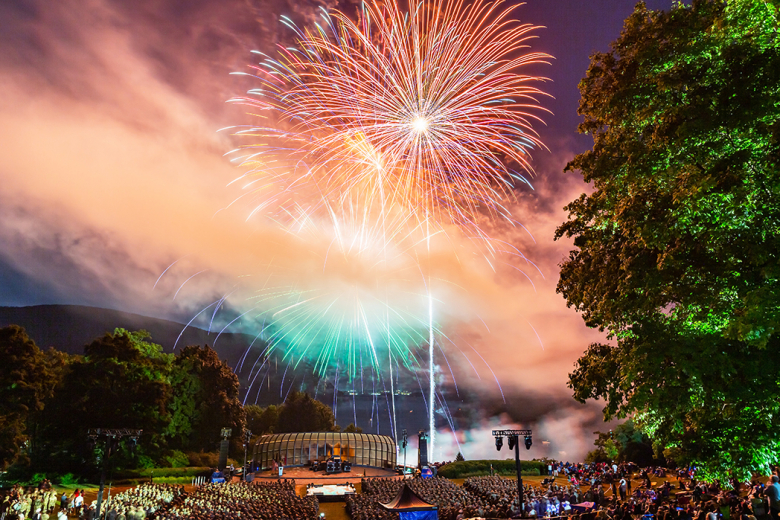 The evening finished with a fireworks display to the bandʼs pre-recorded music. 