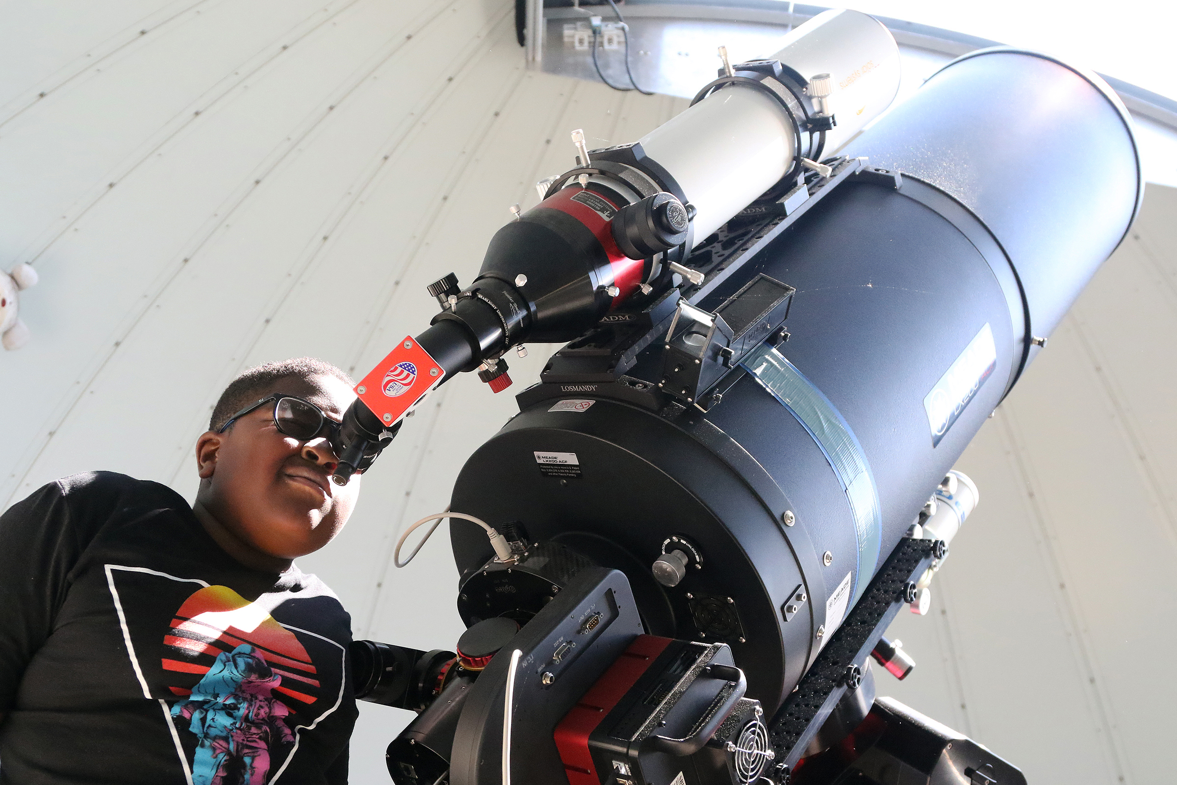 Approximately 50 fifth graders from the West Point Elementary School took a field trip to Bartlett Hall May 31 to experience a science adventure with professors and instructors from the Chemistry and Life Sciences and Physics and Nuclear Engineering Departments.   (Photo by Eric S. Bartelt/PV)