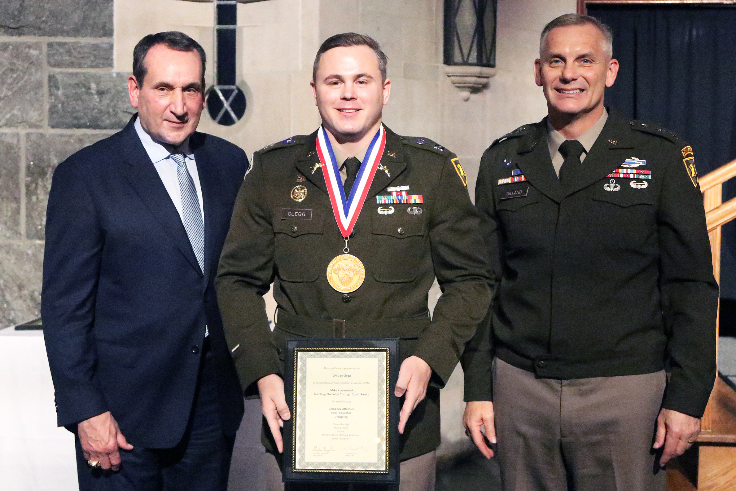 The Department of Physical Education hosted the 17th annual Mike Krzyzewski Teaching Character Through Sport Award May 4 at the Cadet Mess Hall. The award recognizes West Point cadet-athletes, coaches, officers in charge (OIC) and sport educators for their outstanding commitment to the development of noble character through athletic participation and leadership. During the ceremony, six winners and six runners-up from three categories of athletics – Company Athletics (CA), Competitive Club Athletics (CCA)