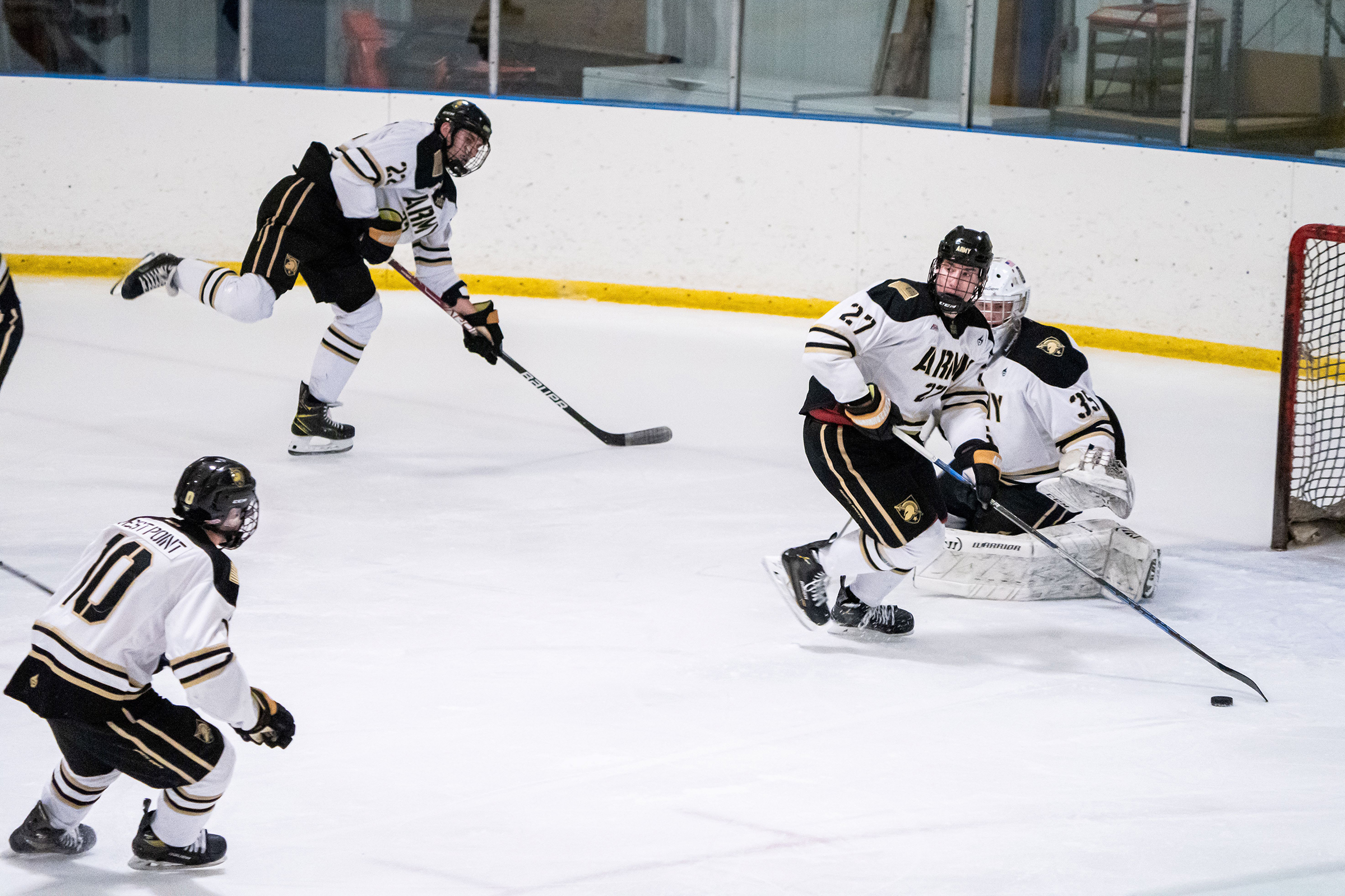 Firstie forwards Matthew Moellering and Mark Lehman scored in both games to lead the Army West Point club hockey team to its sixth and seventh consecutive victories last weekend in Newburgh. The Black Knights (10-2-2) defeated Sacred Heart 3-2 in a shootout on Nov. 10 before downing Marist 6-2 at Ice Time Sports Complex on Nov. 12.    (Photo courtesy of Army West Point club hockey)