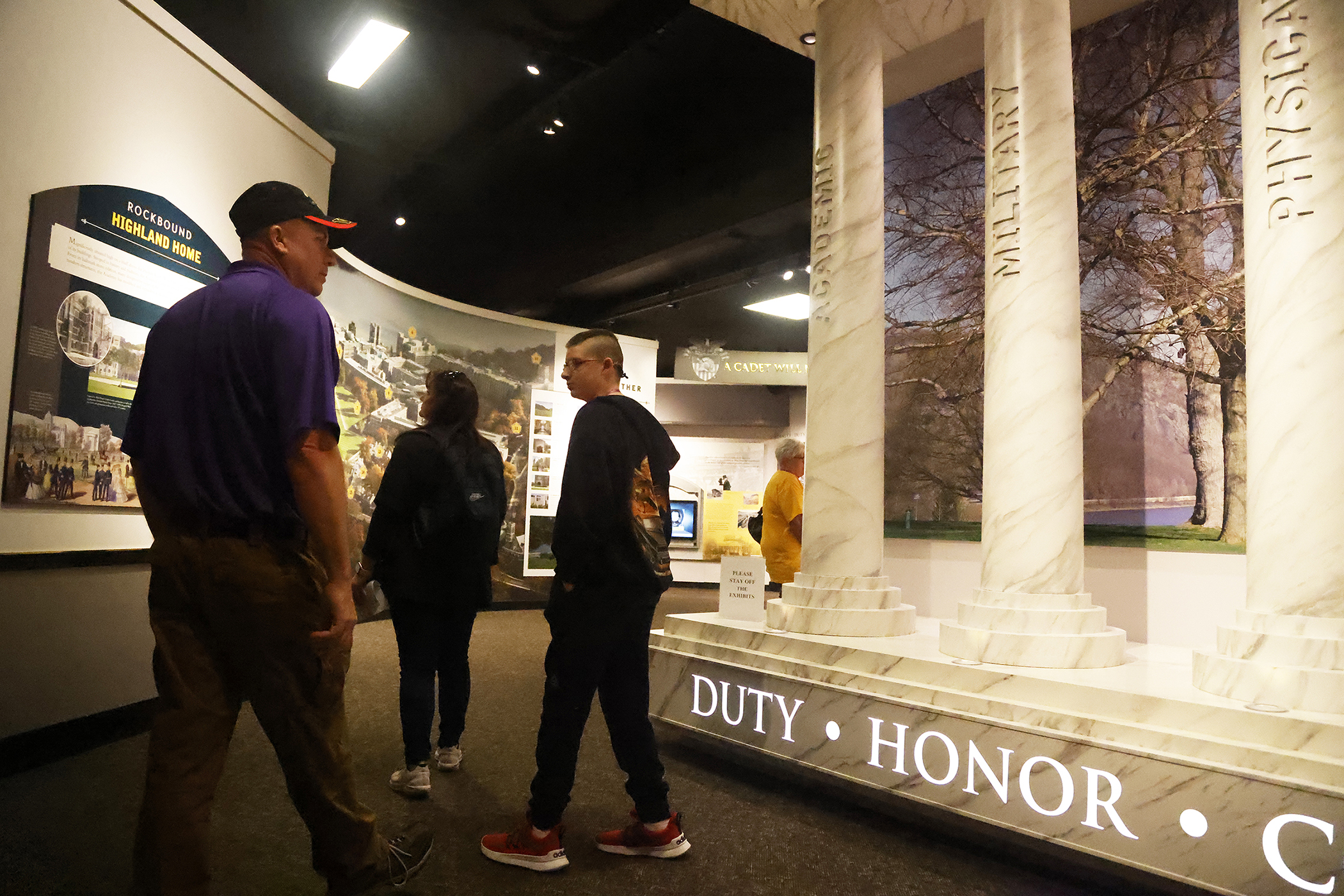 The U.S. Military Academy welcomed 38 Purple Heart recipients and their family and caregivers, about 90 total guests, during the Purple Heart Patriot Project venture to West Point on Sept. 21. Organized and sponsored by the National Purple Heart Honor Mission, the non-profit organization works to promote the National Purple Heart Hall of Honor in New Windsor, N.Y.   (Photo by Eric S. Bartelt/PV)