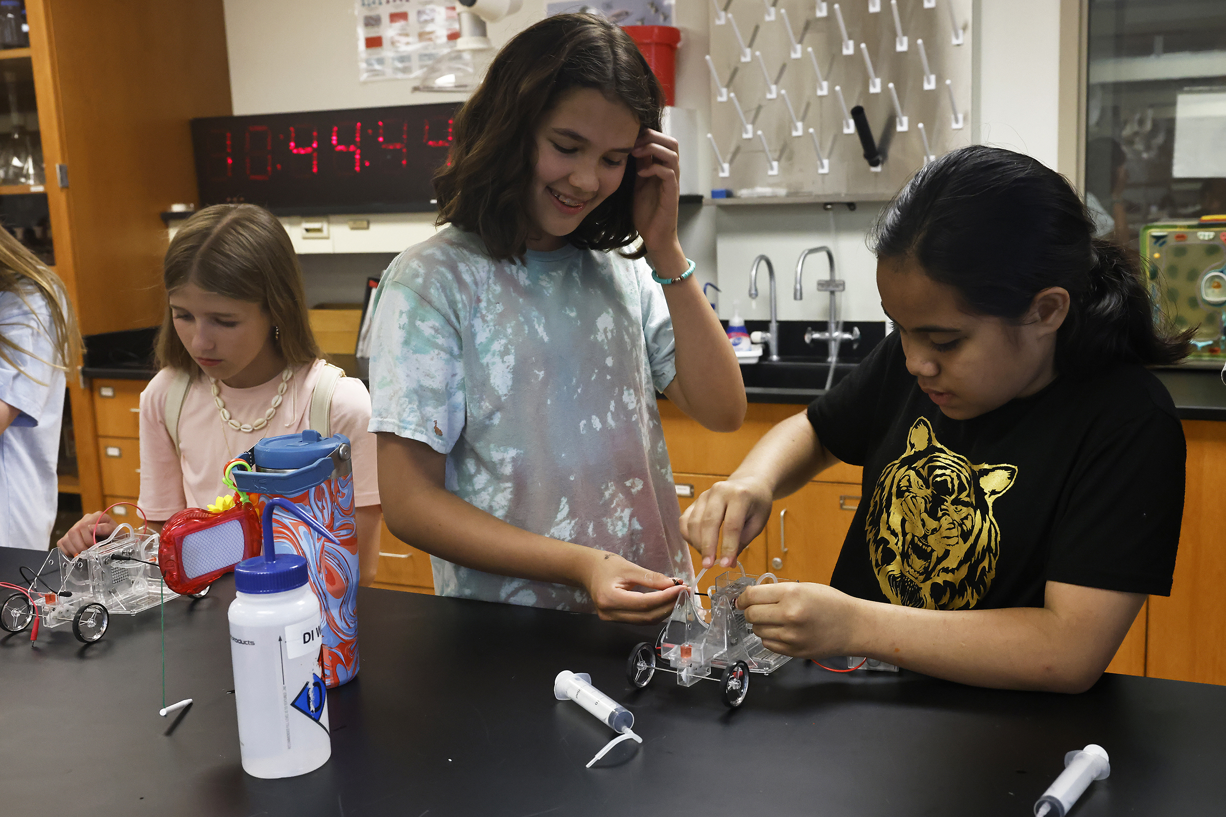 Approximately 50 fifth graders from the West Point Elementary School took a field trip to Bartlett Hall May 29 to experience a science adventure with professors and instructors from the Chemistry and Life Sciences (CLS) and Physics and Nuclear Engineering (PANE) Departments.  (Photo by Eric S. Bartelt/USMA PAO)
