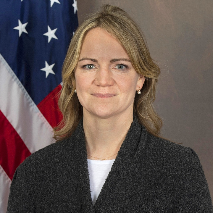 Leah R. Hoyer