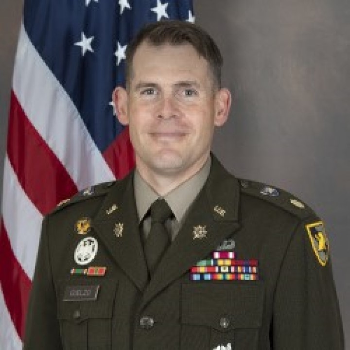 Jonathan E. Guelzo