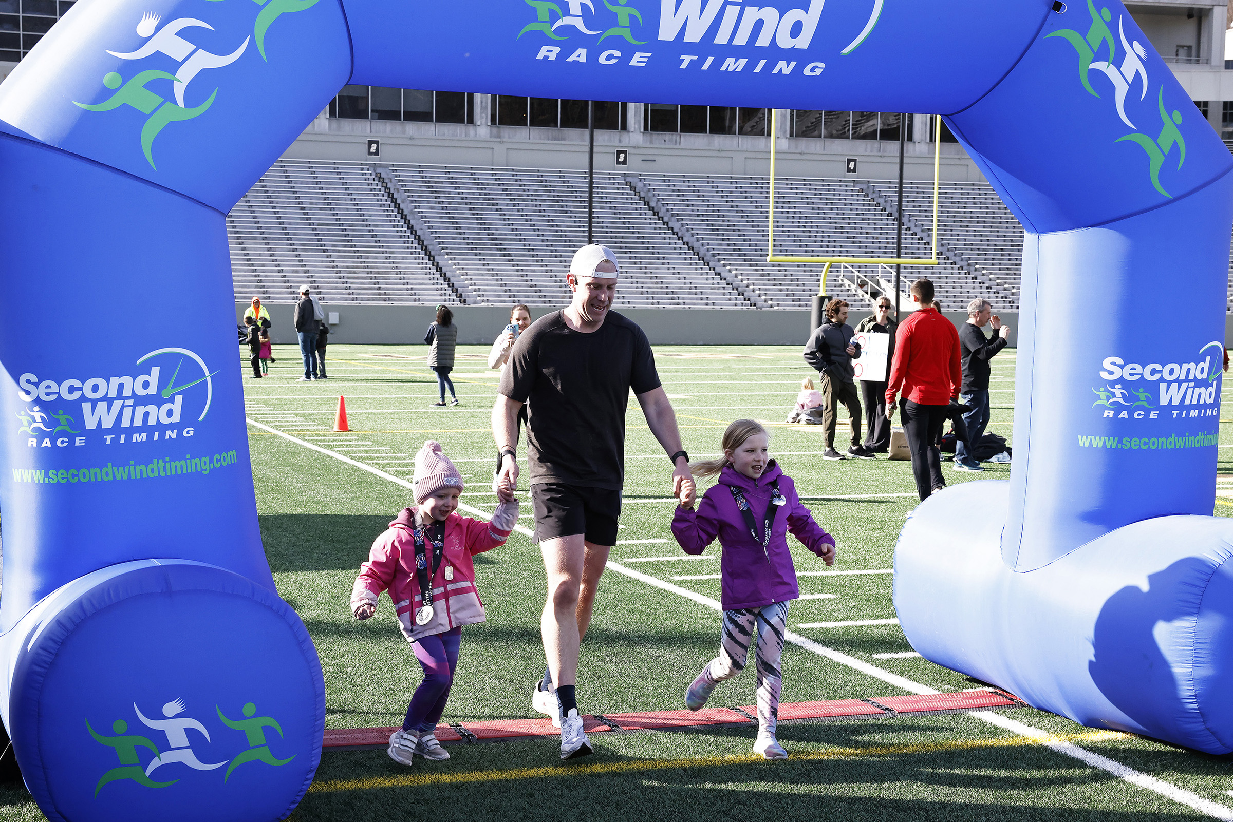 The Army West Point Cadet Marathon Team hosted the 2024 Fallen Comrades Half Marathon on March 17 at West Point. An estimated 700 participants took part in the run and ruck divisions, along with a one-mile Kids Run. The race started and finished at Michie Stadium and ran through most parts of the installation. The purpose of the half marathon is to promote physical fitness and to commemorate West Point graduates who were killed in action or training during Vietnam or the Global War on Terrorism. At each mil