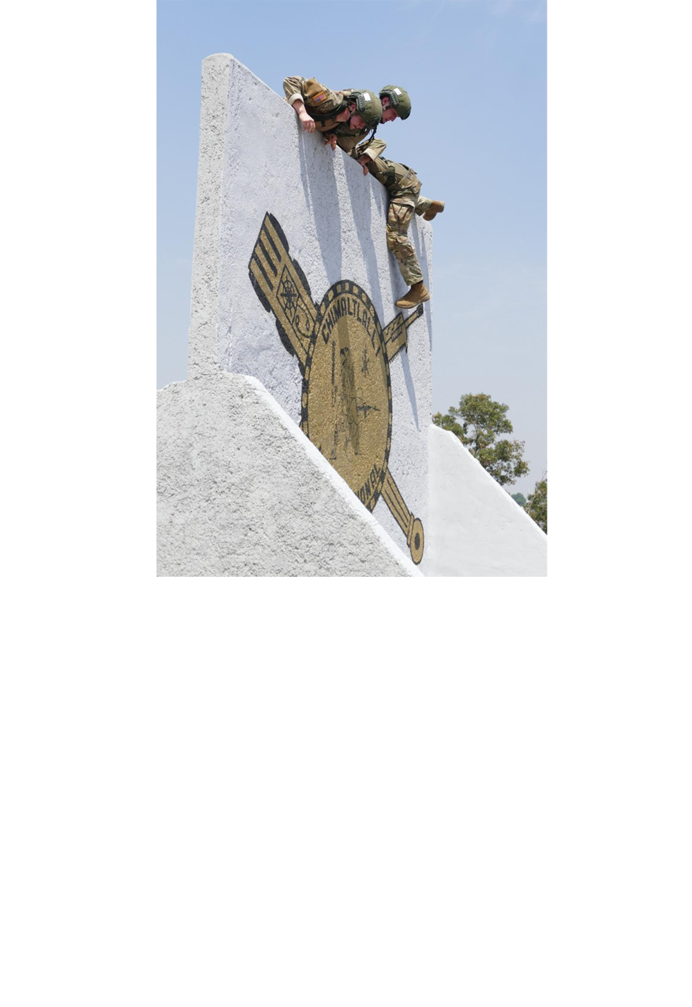 Eleven cadets from the U.S. Military Academy competed in the Chimaltlalli International Military Skills Competition, taking first place among international teams while earning third-place overall behind Mexican teams, Heróico Colegio Militar A, which won first place and Heróico Colegio Militar B, which took second, on March 10-12 at El Heróico Colegio Militar in Tlalpan.  (Photo by Alfredo Martin del Campo Covarrubia/Sentinel Mexico) 