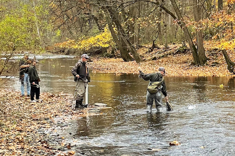 The Cadet Fly Fishing Club was all in to hook, line and sink Navy as it participated in the second annual Army-Navy Flyfishing Competition on the South Branch of the Raritan River in New Jersey in early November. Caitlin Blevins, Brady Foisy, Kelly Kruger and Colton Snodgrass made up the victorious team. Morning preliminary fishing was to determine which two would fish the afternoon final “Starˮ match.  With all the caught fish, Kruger and Foisy advanced. Prelim totals ended with Army 159ˮ to Navy 119.ˮ