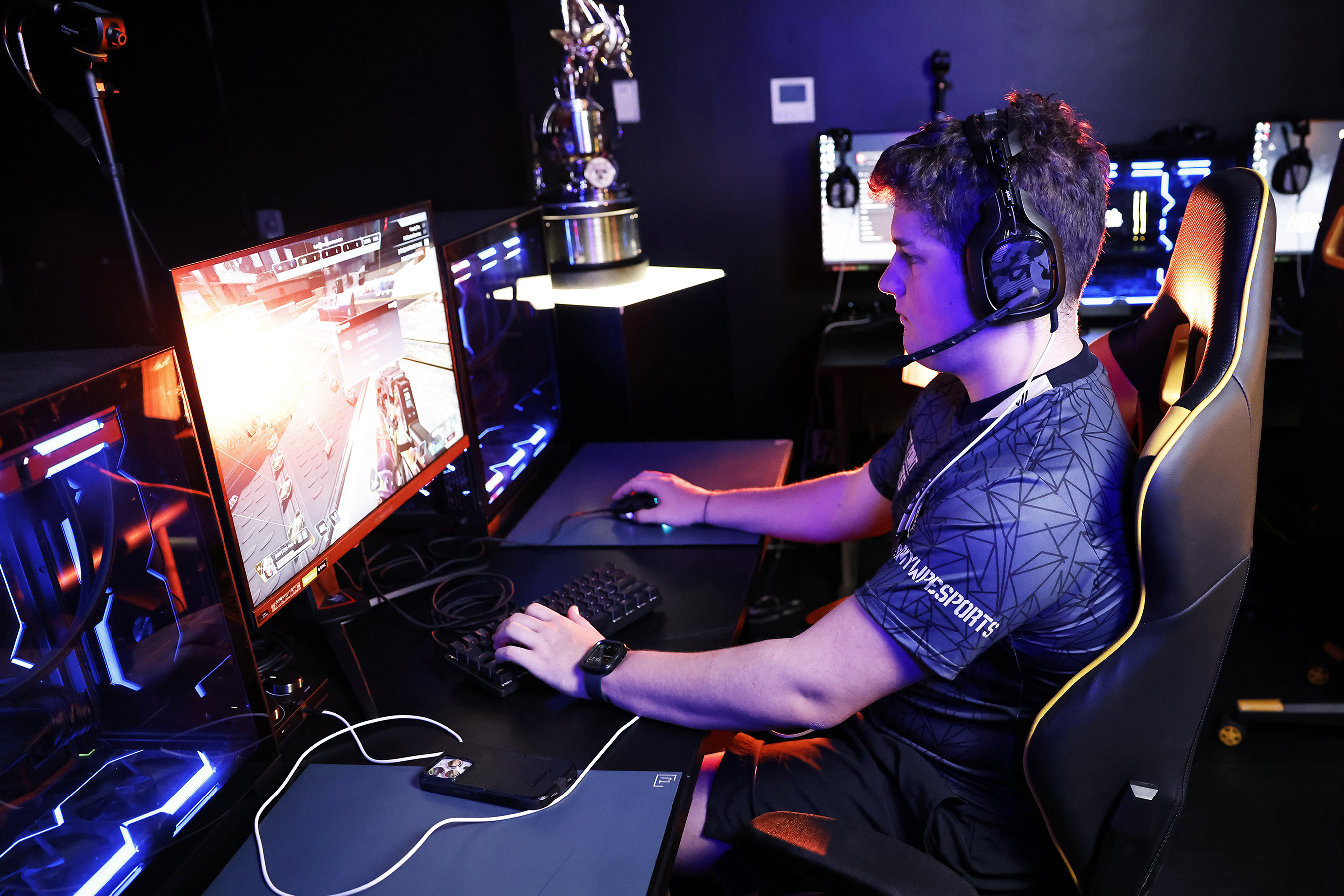 Gavin and Jackson Rice compete for the Army West Point Esports team and with the Apex Legends squad. (Photo by Eric S. Bartelt/USMA PAO) 