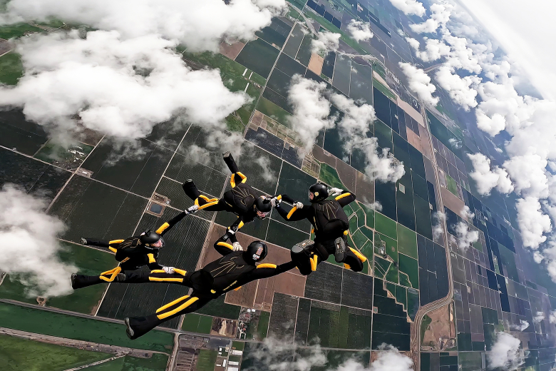 The West Point Parachute Team traveled to Porterville, Calif., from March 18-25 to begin Accelerated Freefall (AFF) training with the plebe class. The Air Force Parachute Team cordially provided their DHC-6 Twin Otters aircraft, pilots, tandem/AFF instructors, contracted hangar/airfield access, maintainers and riggers to fully support this event. Their impressive staff, with more than 40 members, conducted tandems with all 10 WPPT plebes, and helped them successfully conduct solo freefall skydives from