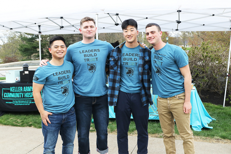 The T-shirts from the colors represented those who didnʼt filed a report and those who filed a restricted and unrestricted report.