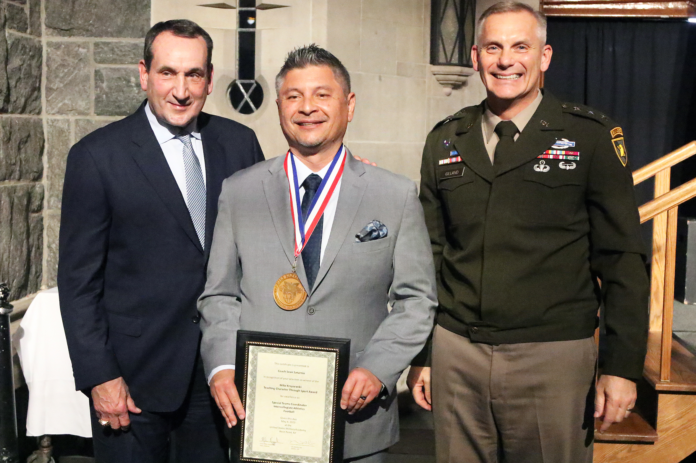 The Department of Physical Education hosted the 17th annual Mike Krzyzewski Teaching Character Through Sport Award May 4 at the Cadet Mess Hall. The award recognizes West Point cadet-athletes, coaches, officers in charge (OIC) and sport educators for their outstanding commitment to the development of noble character through athletic participation and leadership. During the ceremony, six winners and six runners-up from three categories of athletics – Company Athletics (CA), Competitive Club Athletics (CCA) a