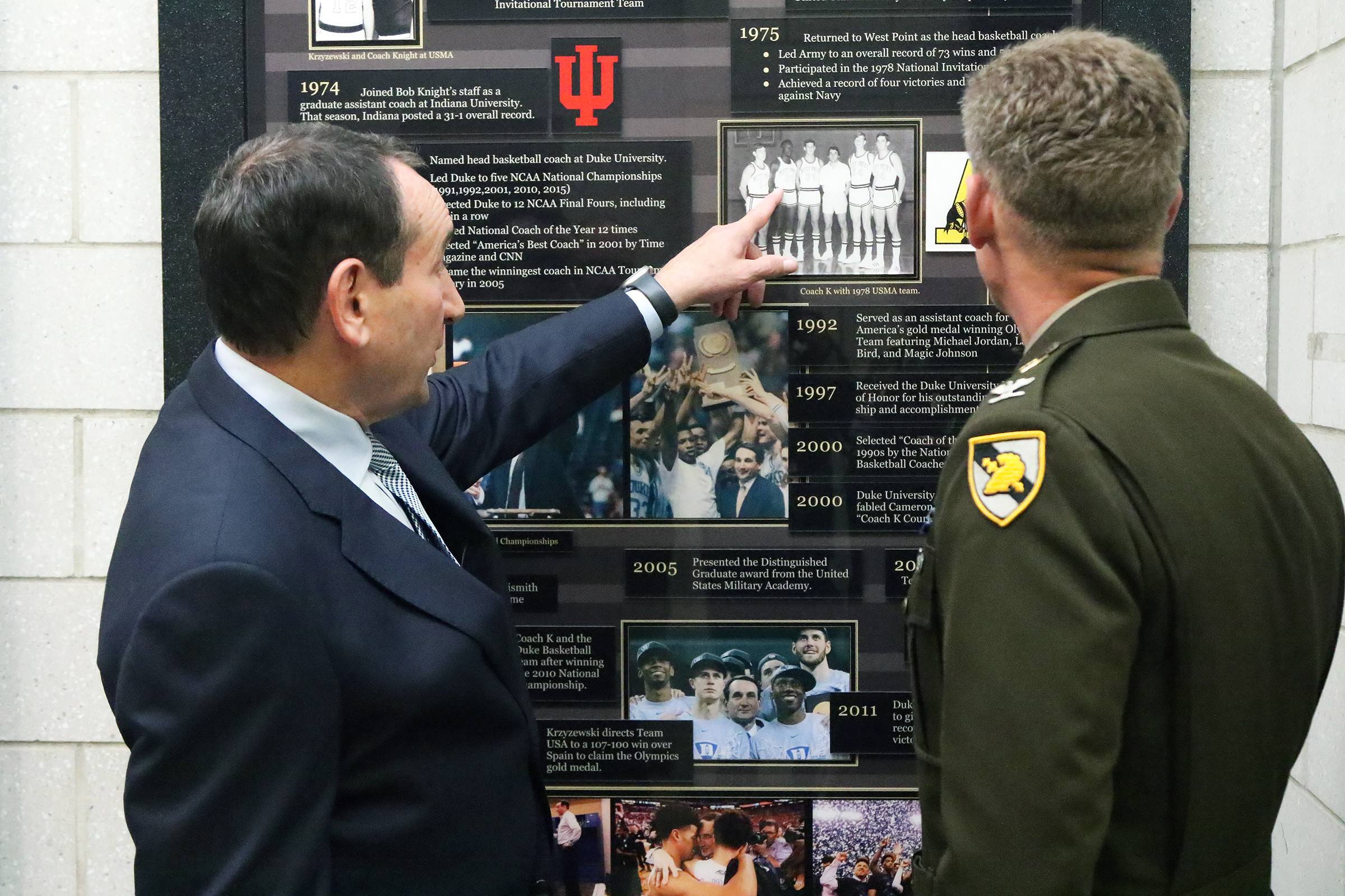 The Department of Physical Education hosted the 17th annual Mike Krzyzewski Teaching Character Through Sport Award May 4 at the Cadet Mess Hall. The award recognizes West Point cadet-athletes, coaches, officers in charge (OIC) and sport educators for their outstanding commitment to the development of noble character through athletic participation and leadership. During the ceremony, six winners and six runners-up from three categories of athletics – Company Athletics (CA), Competitive Club Athletics (CCA) a