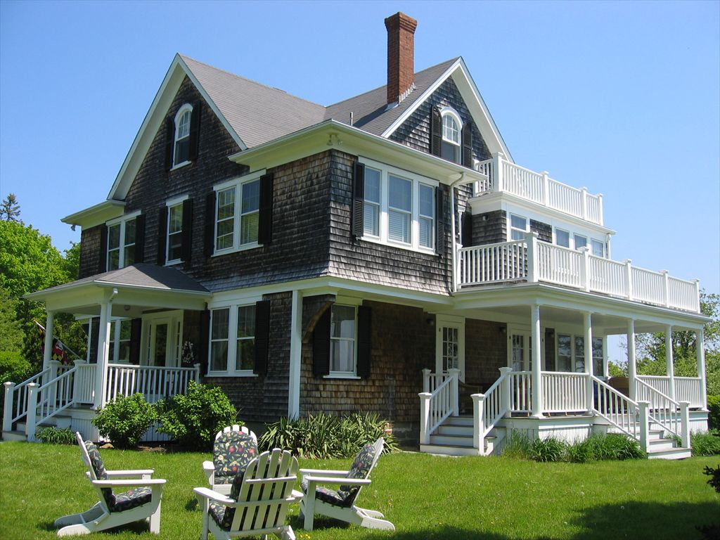 17 Mill House Way, Vineyard Haven MA 02568