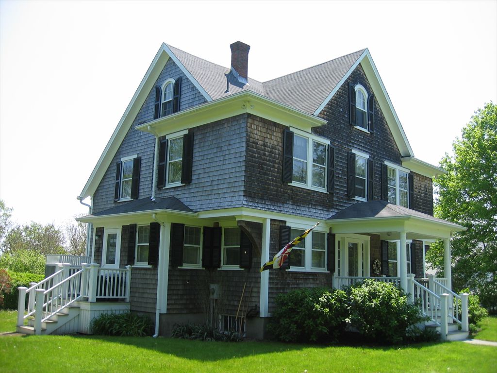 17 Mill House Way, Vineyard Haven MA 02568