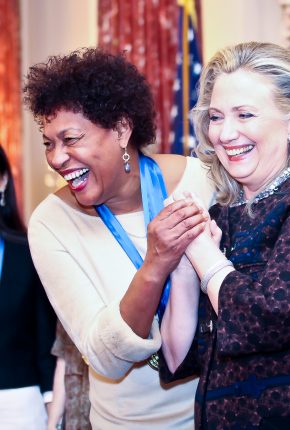 Carrie Mae Weems being honored by Secretary of State Hillary Clinton