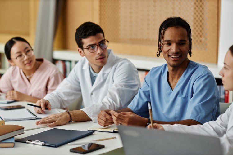 how-to-pay-for-nursing-school-regis-college-online