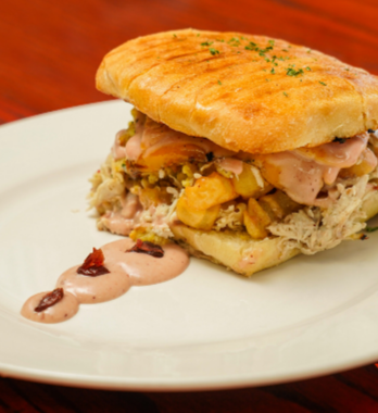 sandwich様4点おまとめページ Zesty Pulled Chicken Sandwich with Lime & Red Cabbage Slaw