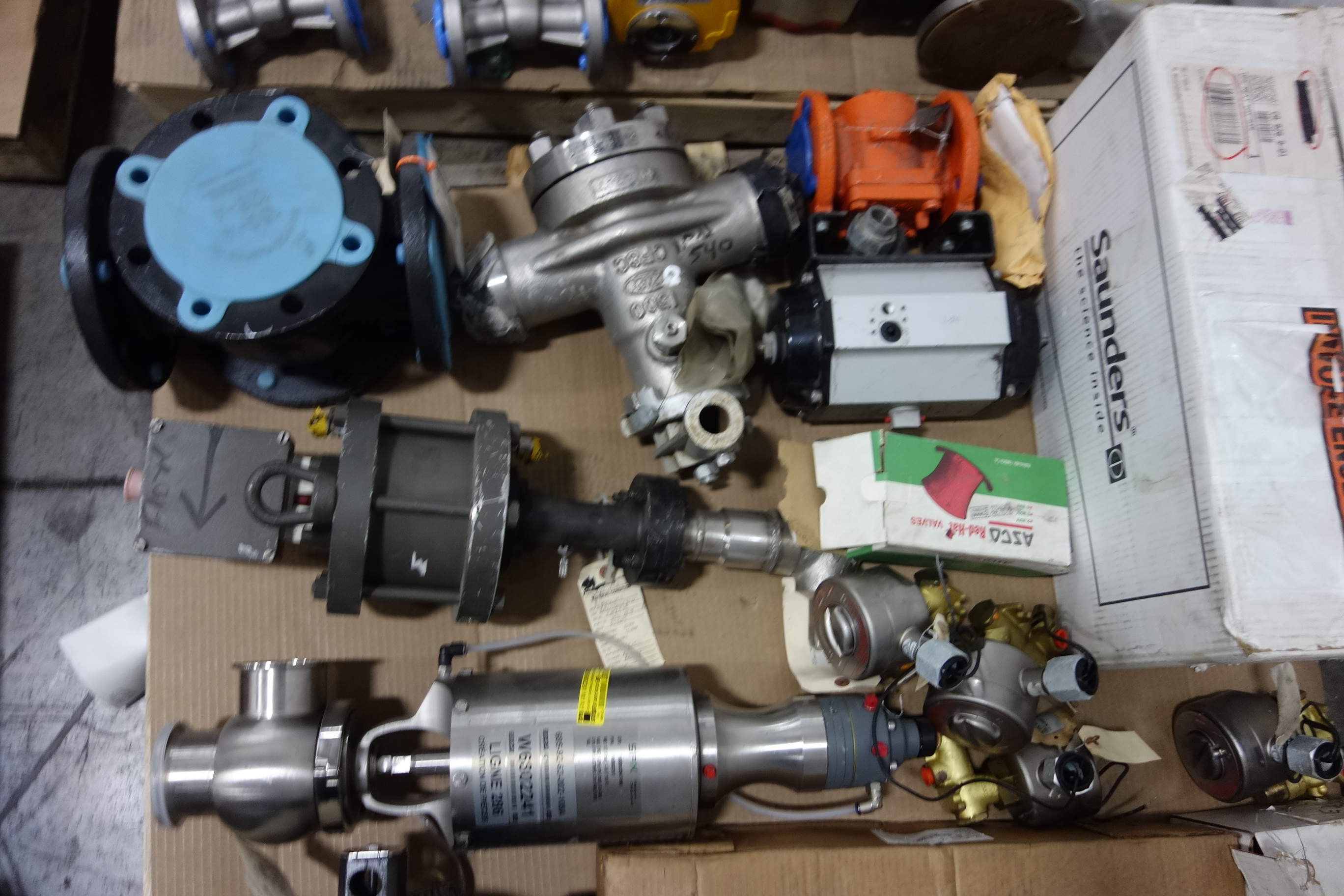 4 PALLETS OF ASSORTED VALVES For Sale | Aucto