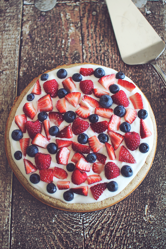 https://dashingdish.com/recipe/skinny-dessert-pizza