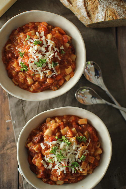 Copycat Olive Garden Pasta e Fagioli Soup | Dashing Dish