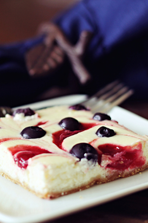 Swirled Cheesecake Bars