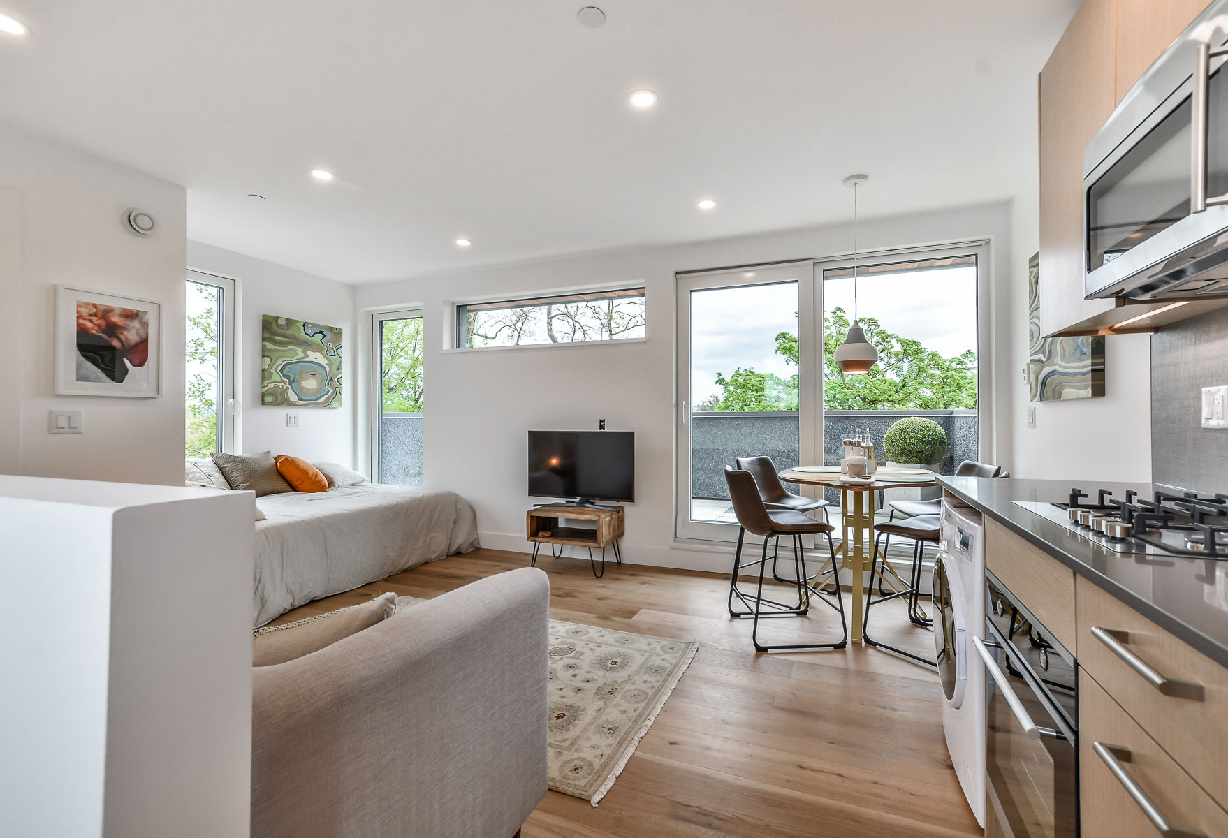 Do Vancouver in Style! Modern Space with Mountain Views 2 Bedroom for