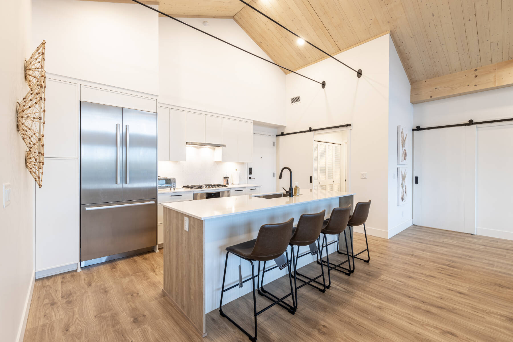 Brand New Luxury Mill Lake Penthouse