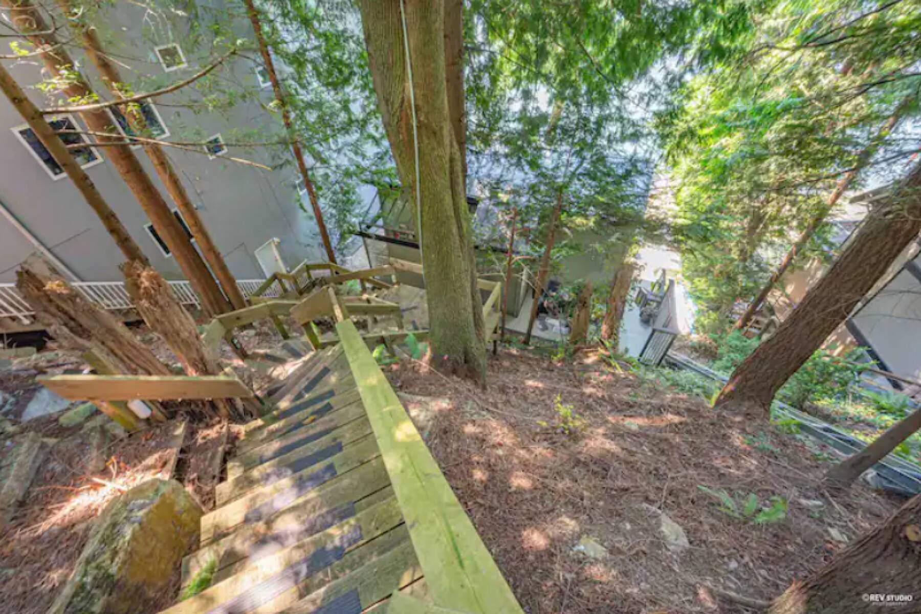 Waterfront West Van Cottage, 3 Bed, 2 Bath, Howe Sound Views