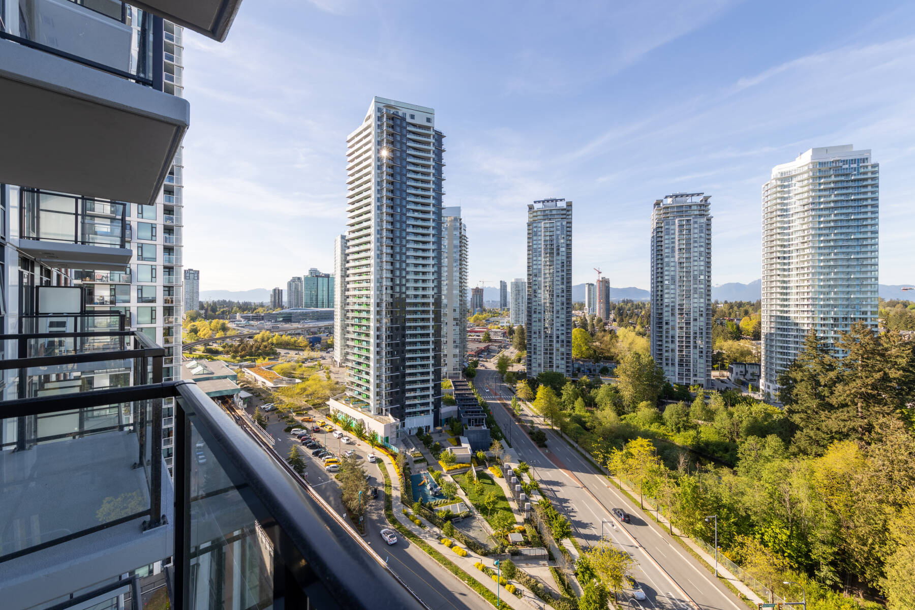 SkyTrain-Connected Modern Condo at The Hub