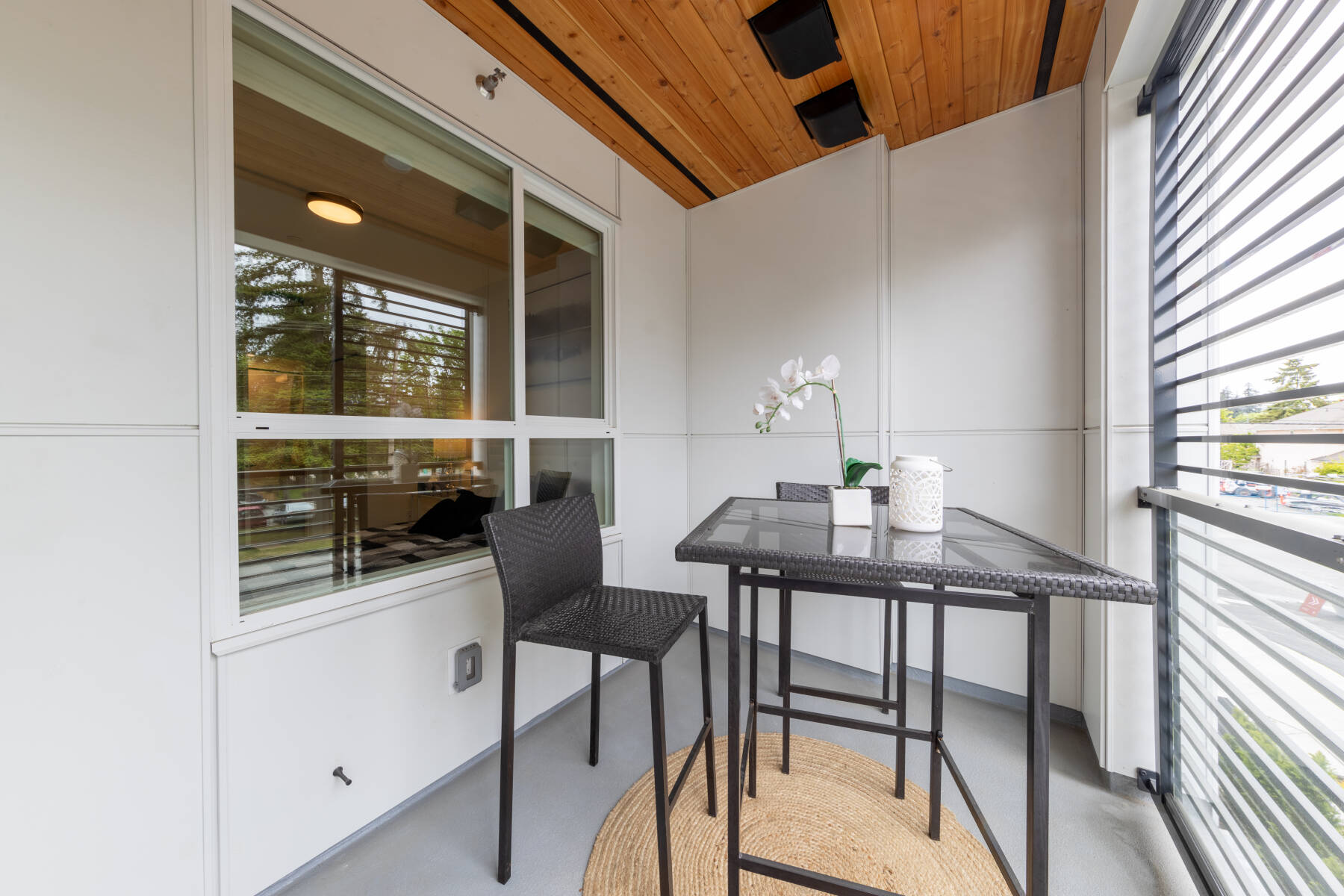 Surrey’s Urban Campus Oasis – Walk to SFU/KPU