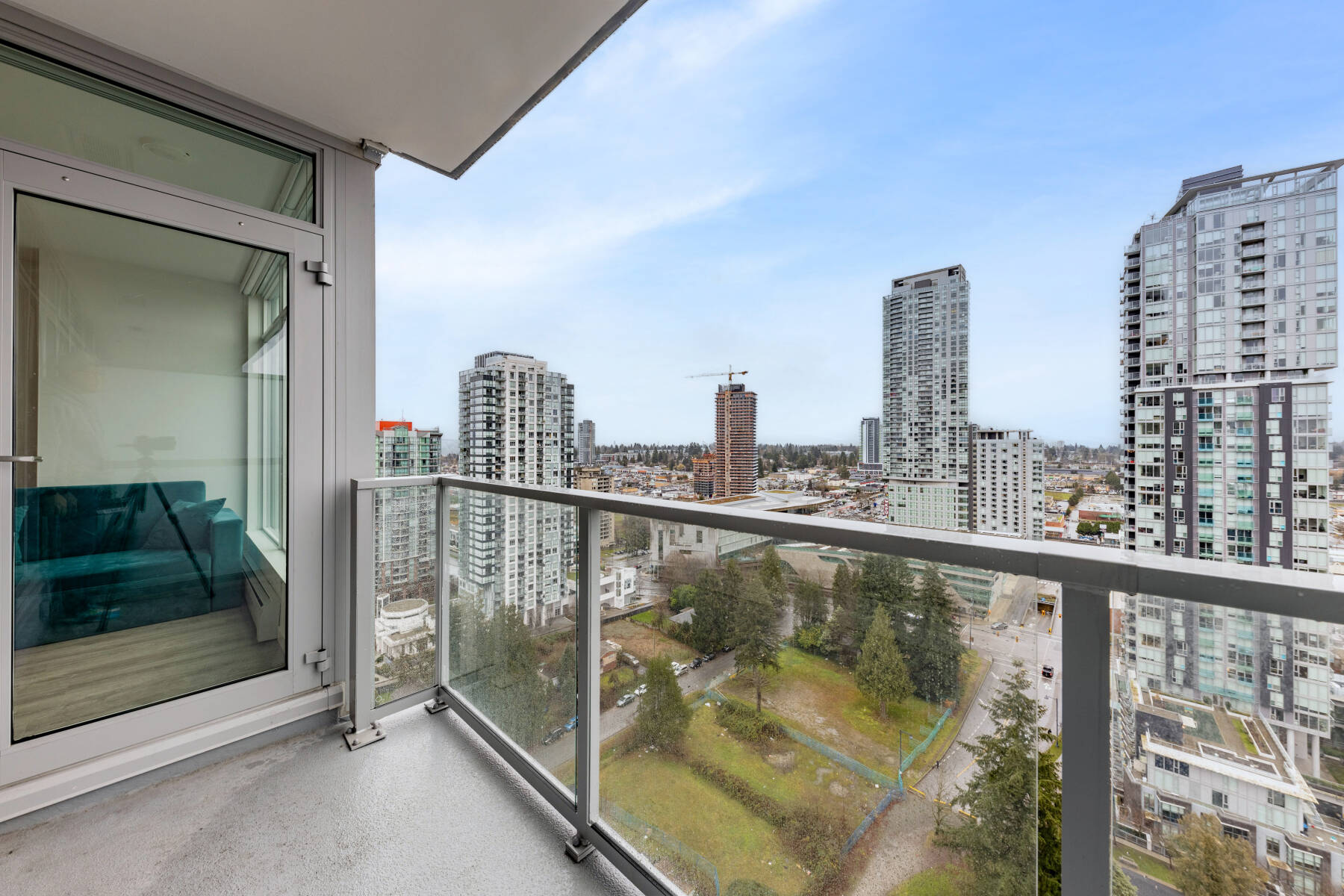 Brand New Luxury Skyline 2 Bedroom Condo 19 Floor