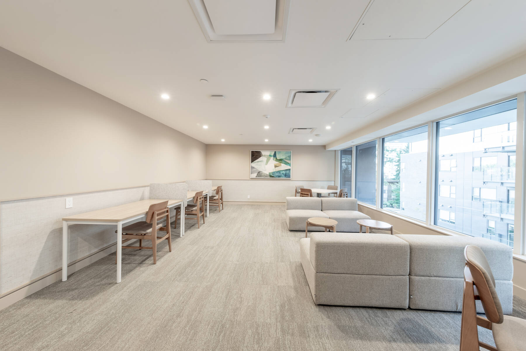 Relaxing Riverside 2BR Near Shops & Parks