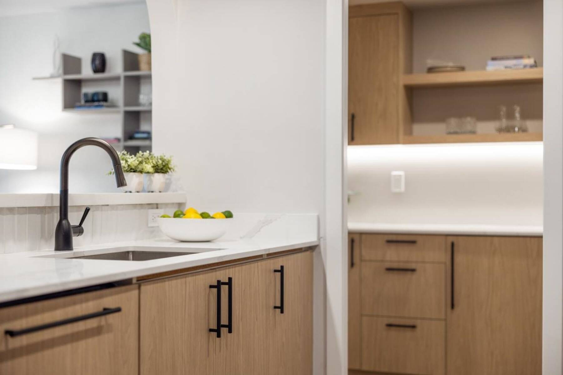 Stylish, 2 Bed, 2 Bath Executive Suite in Great Location